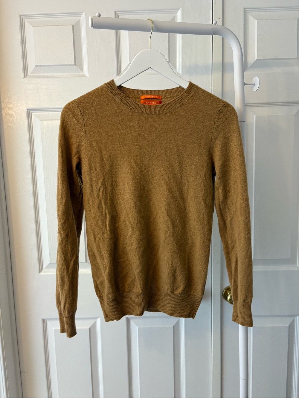 Cashmere Beige Crewneck Light Sweater Size Small - Picture 2 of 9